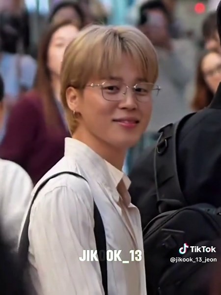 they are both the most well-mannered and kind guys from Busan #kookmin #minkook #fyp #jikook