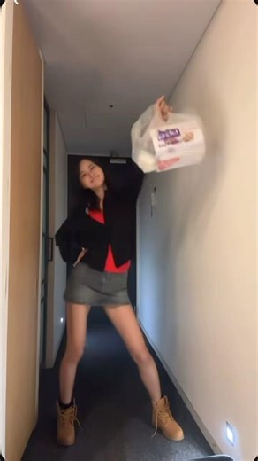 初1人海外で迷い、ホテル着くまでチキン抱えながら数時間泣きながらさまよったけど、チキンアガる！！