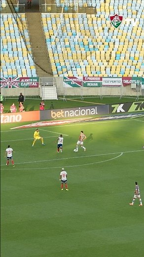 GENIALIDADE EM UM ÚNICO TOQUE #football #shorts