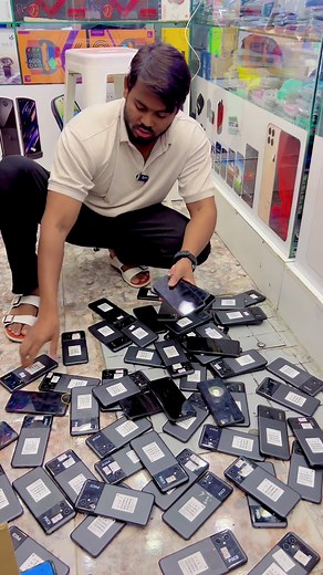 Exploring Mobile Phones in a Retail Store Setting