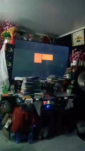九十年代，中国香港，林正英，捉鬼大师。僵尸电影。鬼片电影。好看。百看不厌。片头，还是以前那种年代电影好看。林正英，电影好看。道具。茅山术。电影比较真实。😊😊