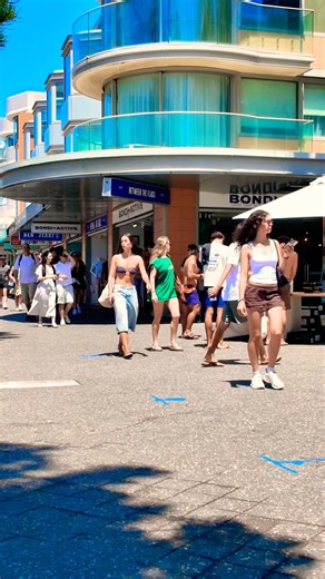 Bondi Beach Vibes 🇦🇺 | Beach Walk #Bondi #Shorts