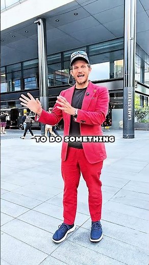 How to Approach a Woman Without Being Creepy (Coach Shares the Secret)