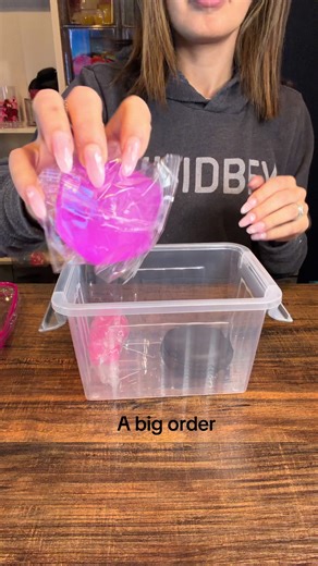 Pack a big order with me for @💕👑uconn💕✨ 👀📦 #fidget #fidgettoys #SmallBusiness