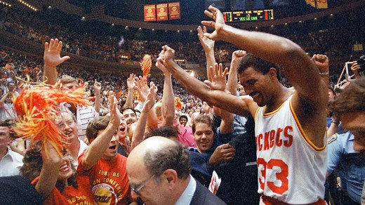 Former Houston Rockets legend Robert Reid dies at 68