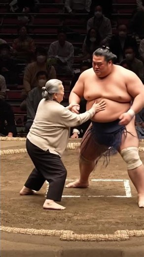 sumo vs grandma #sumo #granny #grandma