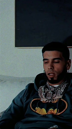 Anuel AA: Llorando en un Ferrari y sus letras