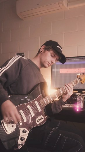 Eli Reardon on Instagram: "The @splinelaboratories Cathedral pedal makes everything sound better 😤 #metal #metalhead #metalcore #fender #bassvi #squier #baritone #metalmusic #guitar #musician #guitarist #thall #djent"