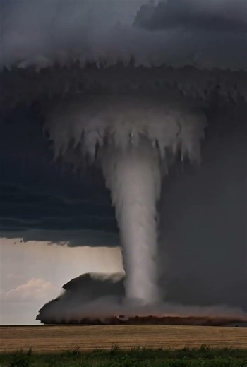 The Scariest Tornado Footage Ever Caught by a Home Camera… #tornado #dancecraze #weather #epic