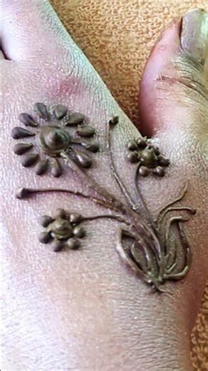 Beautiful Flower Mehndi Design 🌸 Easy Back Hand Henna Design 2026 #shorts