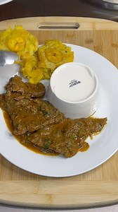 Hoy te comparto una de mis Recetas de Bistec de Res 🇭🇳🤤 !! Para esos días que no sabes que hacer de Almuerzo ! #ideasdecomida #recetas #almuerzo #lacocinadesher #catracha #BISTEC | La cocina de Sher
