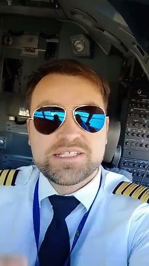 What is that spinning wheel in the cockpit? (filmed on ground) #shorts