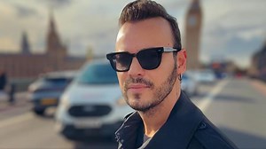 Deha Bilimlier 'Bana Sor'a Londra'da klip çekti