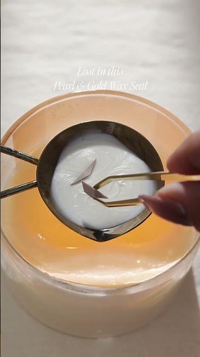 Making a Pearl & Gold Marbled Wax Seal #waxsealing #waxsealstamp #craft #crafting
