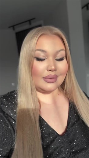 Поздравляю тебя с нашим женским днем 💐 #makeup #foryou #plussize #beauty #fyp