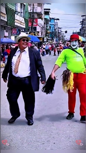 El mimo en la calle haciendo su arte#humor#viral#videoviral#parati#fyp