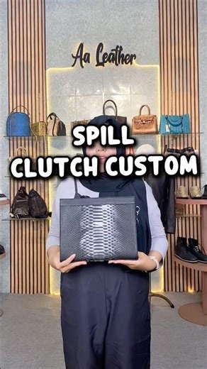 Clutch custom kulit python warna hitam dan silver #aaleather #leathercomplex #leathercompany