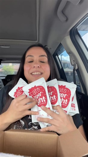 In case you didn't know... we have a REALLY good deal at Costco 👏 14 meals, 2 of our best flavors, and a free Shaker Bottle. Head to your nearest Costco to grab a box now. | Oats Overnight