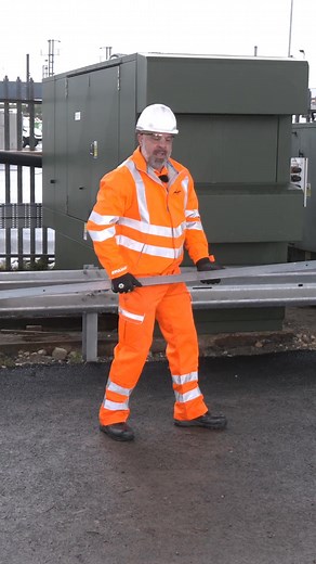 It's not just heavy items that an cause injury with Manual Handling. Its the light, repetitive, awkward shaped items too. This is a perfect example of that. However with some simple changes, we can reduce the pressure on your body and reduce the risk of injury! #manualhandling #safety #healthandsafety | Elite Force Safety