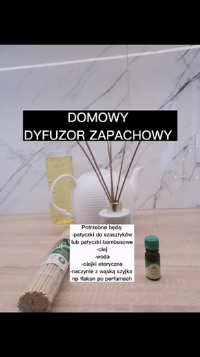 Jak zrobić domowy dyfuzor zapachowy? Potrzebne będą: -patyczki do szaszłyków lub patyczki bambusowe -olej -woda -olejki eteryczne -naczynie z wąską szyjka np flakon po perfumach Ważne , żeby szyjka była wąska. Umożliwi to powolne i równomierne uwalnianie sia zapachu. Olej z wodą wlewam w proporcji około 2:1. Zapachy dobrze przenoszą się w tłuszczach. Dodaje około 10-20 kropli olejku eterycznego. Jednego lub kilku. Im więcej kropli użyjemy tym bardziej intensywny będzie zapach. Dokładnie mieszamy