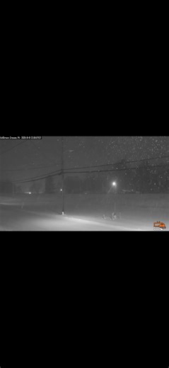 Snowy day engine roars through the snow with lots of cargo #train #railroad #fyp #CSX #locomotive