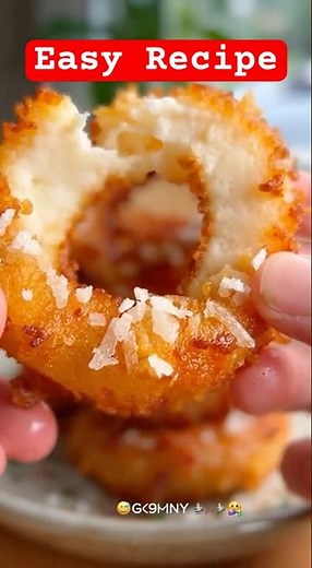 🧅🤯 2 Ingredient Cottage Cheese Onion Ring Tower #youtubeshorts #recipe #bonnecuisine #explore