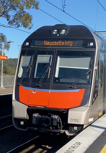 Mariyung (D-set) making its way past cockle creek to newcastle interchange #fypシ゚ #train #fyp #Dset