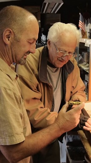 Was für ein glücklicher Zufall! ✨ ⛏ Goldrausch: America's Backyard Gold 🆕 Neue Show I Mittwoch I 21:15 auf #DMAX Previews könnt ihr immer schon 7 Tage vorab auf discovery sehen. #Goldrush #AmericasBackyardGold #DaveTurin #DMAXDNA | DMAX