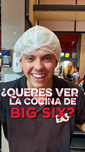 Así se vive el backstage con @toto en BIG SIX 🎬🍔 Entre risas, cheddar y mucha facha, armó su burger como si lo hiciera todos los días Spoiler: la rompió #ModoBigSix #BackstageB6 #TotoVillalba #BigSixBurger #BahíaBlanca #SomosBigSix