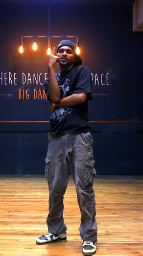 Big Dance Centre ® on Instagram: "WEEKEND PARTY FOR ALL LEVELS w/ @arun_padiyachi 🕺🔥 MUMBAI — Join us SAT–SUN at 4PM Drop-ins & monthly packages available. 🎵: @sonunigamofficial 📞 8899340340 or DM US! #BigDanceMumbai #ArunClasses #WeekendVibes DanceForAll MumbaiDancers DanceCommunity LearnDance ChoreoClass BigDanceFam"