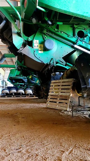 na falta de ajudante o serviço não pode atrasar,de o seu melhor 🚜🇧🇷