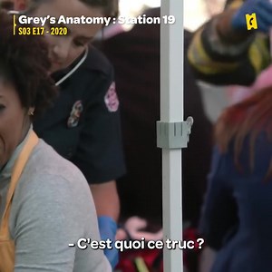 Ces pompiers s'embrouillent et font exploser un extincteur 😱 | Allociné Séries