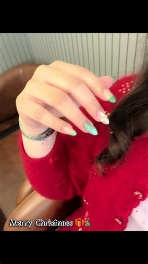 Merry Christmas 🎁🎄 เล็บสวยไปกินข้าว💅#คนไทยในอบูดาบี🇦🇪🇹🇭 #ร้านเสริมสวยคนไทยในอบูดาบี #คนไทยต่างแดน #abudhabi #แฟนอินเดีย🇹🇭🇮🇳 @𝙎𝙤𝙦𝙪𝙞𝙧𝙚 ;-;💐🤍 @I'm Frame 🎀 @I'm Frame 🎀 @Abudhabi salon
