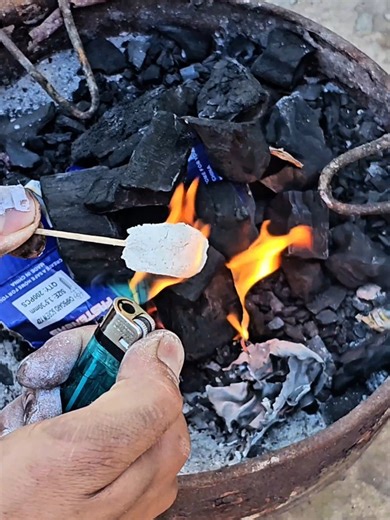 9.6K views · 42 reactions | How to light charcoal in an easy and simple way #tips #fblifestyle | Diy pro | Facebook