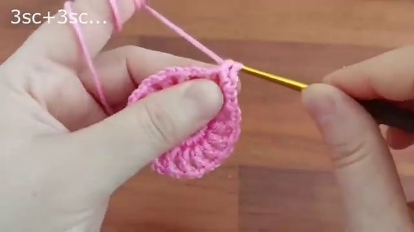 Floral Elegance Unveiled | Beginner's Guide to Eye-Catching Crochet Patterns 🌸