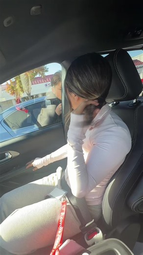 Afterschool routine😁 @𝐄𝐯𝐞𝐥𝐲𝐧𝐚♛ @allstarlogan_ #jennyv004 #momsoftikok #momsbelike