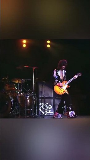 The Riff That Shouldn’t Work But Does #shorts #guitar #ledzeppelin