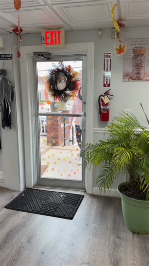 🤣Good Employees Are Hard To Find?😂😂What about Management?😎🤣#NailSalonDerryNH #exotic9nails #ManchesterNHNails #SalemNHBeauty #LondonderryNails #NHBeautyLounge #NHNailTechs #SupportLocalNH #Exotic9Experience | Exotic 9 nails