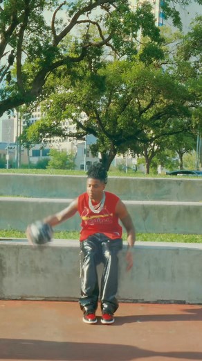 Damn how you doing 😀 | Deelodoitall2