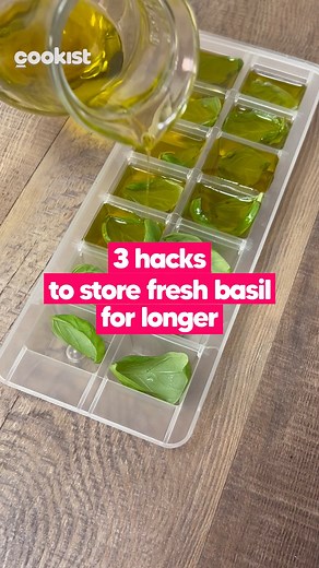 😩 Tired of wasting your basil after a few days? Here are 3 hacks to store fresh #basil for longer 🌱 📌Remove it from the plastic packaging and place it in a jar full of water. Store it in a cool and dry place and remember to change the water every 3 days to make it last longer 📌Wash and dry basil leaves, place them on a paper towel and roll them up. Store them in a food bag in the fridge up to 10 days. 📌And if you want to have fresh basil throughout the year, make oil cubes. Put some basil l