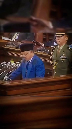 Mengapa B. J. Habibie Lengser dari Jabatan Presiden 1999