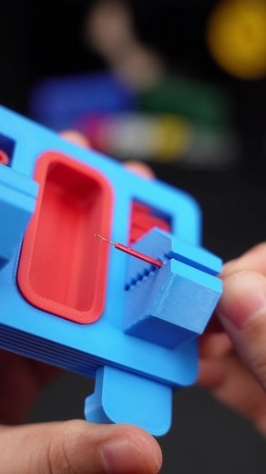 3D Printed Solder Helper for Electronics Projects