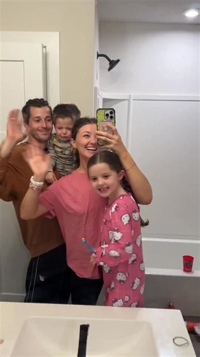 Christi Fritz on Instagram: "NOELLE LOST HER FIRST TOOTH & THE TOOTH FAIRY CAME!! She got the most beautiful money!!🧚🦷✨"