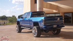 What does Salinas Photography drive and use to take his rolling shots? Here’s the truck and a camera rig set up used by Roman & Navyl to capture the West Texas truck scene! Today on Salinas I have our very own truck/rig that is used to record the rolling content. This Chevy Duramax 2500 High country was recently built by tweety’s tire and painted by body shop el 20! The rig used is a osmo pocket 3 with movmax blade arm! You can catch our daily working truck rig being operated by either my beauti