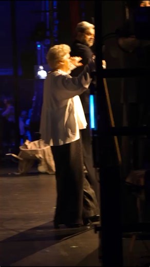 Ein bisschen Spaß muss sein… 😇Heute ist Dernière von „Das Rheingold“ – es war uns ein Fest! 🍾 #theaterkoblenz #theater #oper #operkoblenz #dasrheingold #rheingold #richardwagner #wagneroper #wagnermusik #rheintöchter #opernepos #derringdesnibelungen #derring #gesamtkunstwerk #rhein #koblenz #event #kulturkoblenz #koblenzkultur | Theater Koblenz