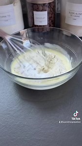 4.4M views · 94K reactions | Des pancakes pour le petit déjeuner!!! 丹 Une recette facile et prête en quelques minutes  Bon mercredi ♡ Pour 6 gros pancakes: • 1 yaourt nature non sucré • 1 œuf entier • 1 cuillère à soupe de sucre • 100 g de farine • 1/2 sachet de levure chimique • 1 pincée de sel | Quandmargotpatisse | Facebook