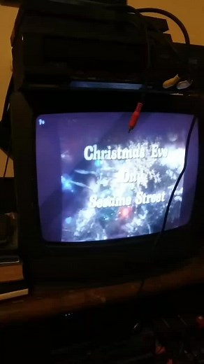 who remembers this on Christmas eve or Christmas day Christmas eve on Sesame Street back in the late 1970's and very beginning 1980s