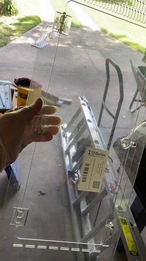 Time to convert an old fishtank into a tree frog enclosure! #frogtok #tadpolemom #frogs #pets