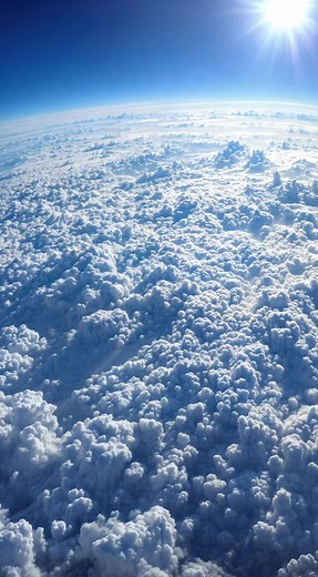 雲の上の世界 #clouds #wallpaper #ai #sky #sun