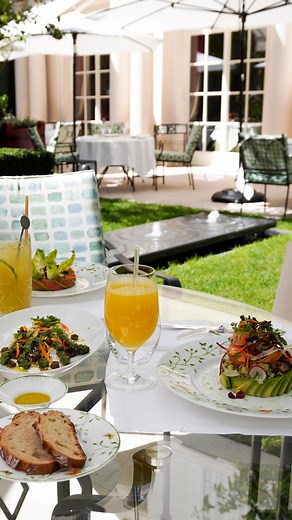 Le Bristol Paris on Instagram: "Le Jardin Français fait son retour ! 🌷 Îlot de douceur posé au cœur de Paris, il est le lieu idéal pour les amoureux de quiétude et d’air frais. Tapis de verdure, jeux d’eau, assises aux coussins verts et blancs signés Schumacher, la frénésie de Paris semble si loin…mais pas ses délices. Et si votre prochaine échappée commençait au Jardin Français ? Ouvert tous les jours. Déjeuner : de 12h00 à 15h00 Tea time : de 15h00 à 18h00 Dîner : de 18h00 à 23h00 